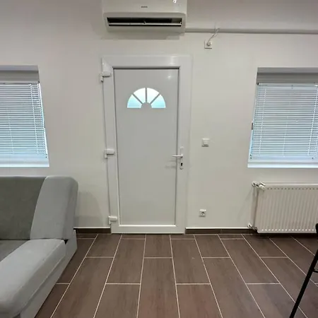 Mellett Apartment *