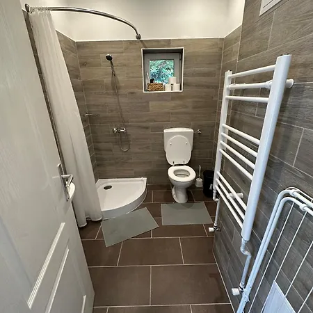 Mellett Balatonfůzfő