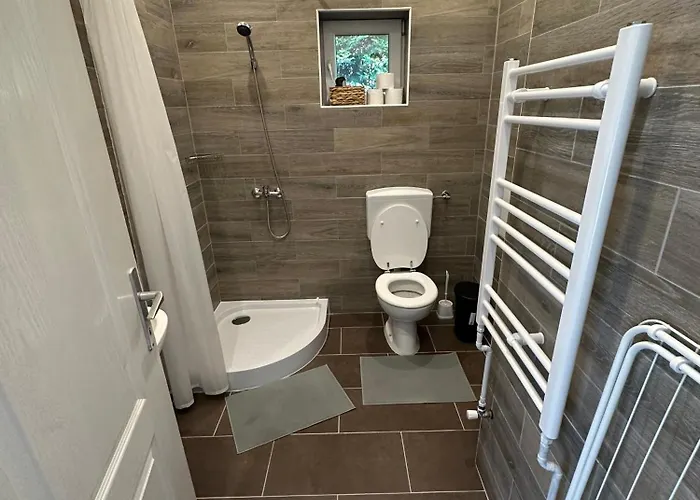 Mellett Balatonfuzfo